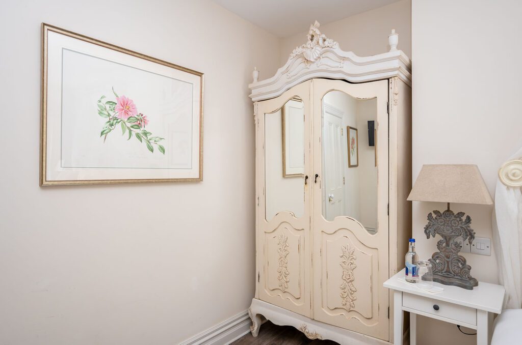 The Araucaria Room 0000 Kells Bay Room G 684