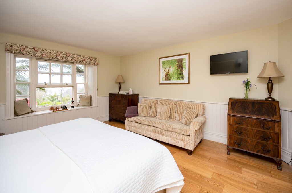 The By View Room 0007 Kells Bay Room I 767