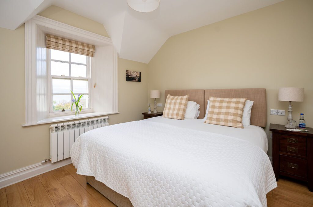 The Dingle Bay Suite 0003 Kells Bay Room F 653