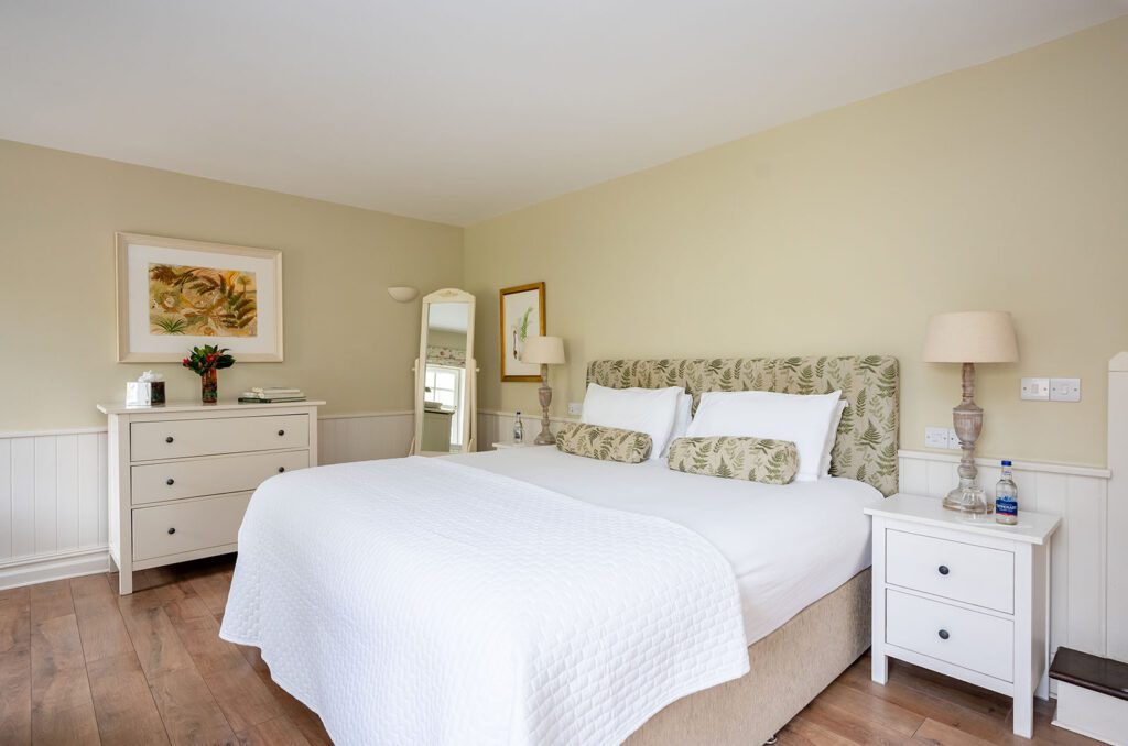 The Garden Room 0008 Kells Bay Room H 719